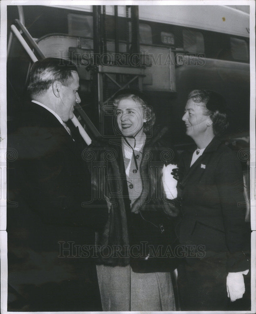 1952 Press Photo Clare Boothe Luce,author  George Fry and Mrs W Press - Historic Images