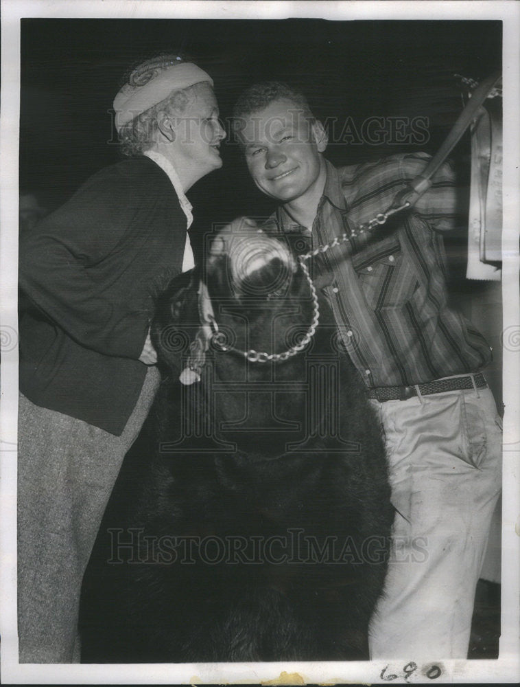 1959 Press Photo Roy Maas Remsen Iowa Prize Steer Black Jewel - Historic Images