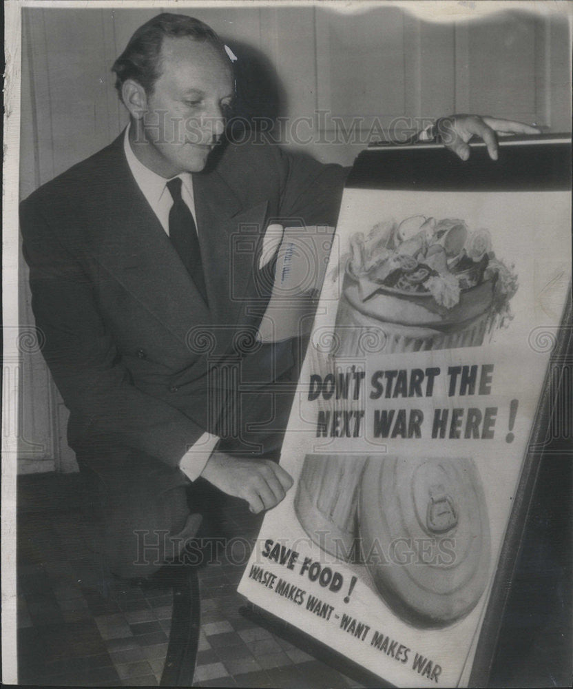 1947 Press Photo Charles Luckman chair President Truman Citizens Food committee - Historic Images