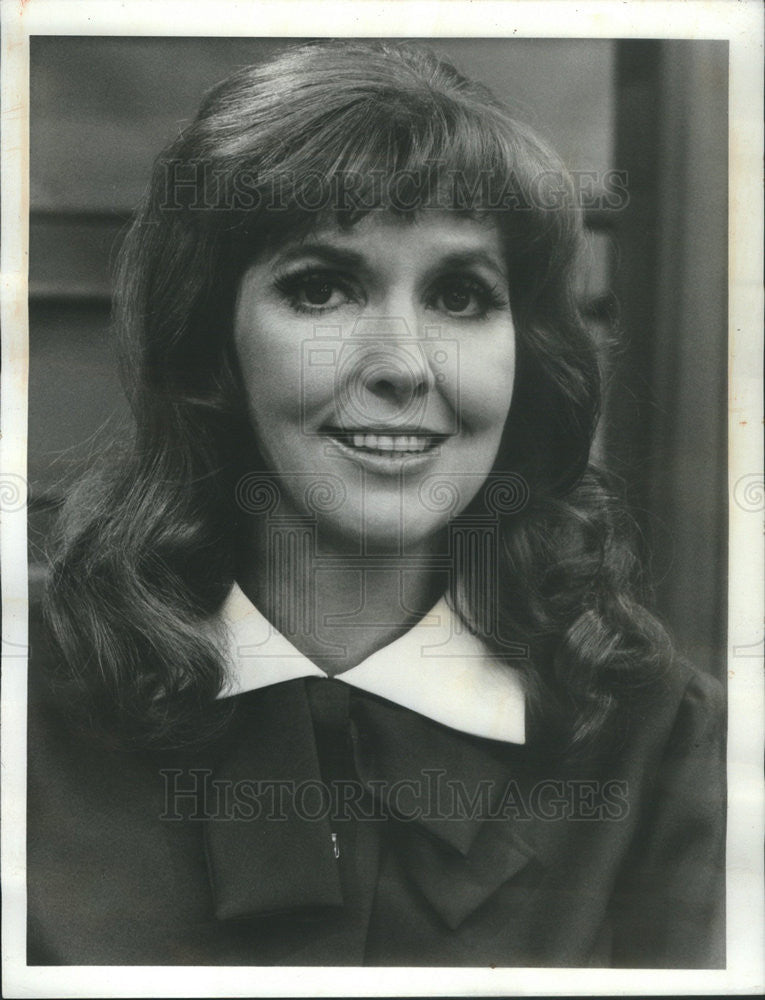 1974 Press Photo Anne Meara is co-owner of comedy series &quot;The Corner Bar&quot; - Historic Images