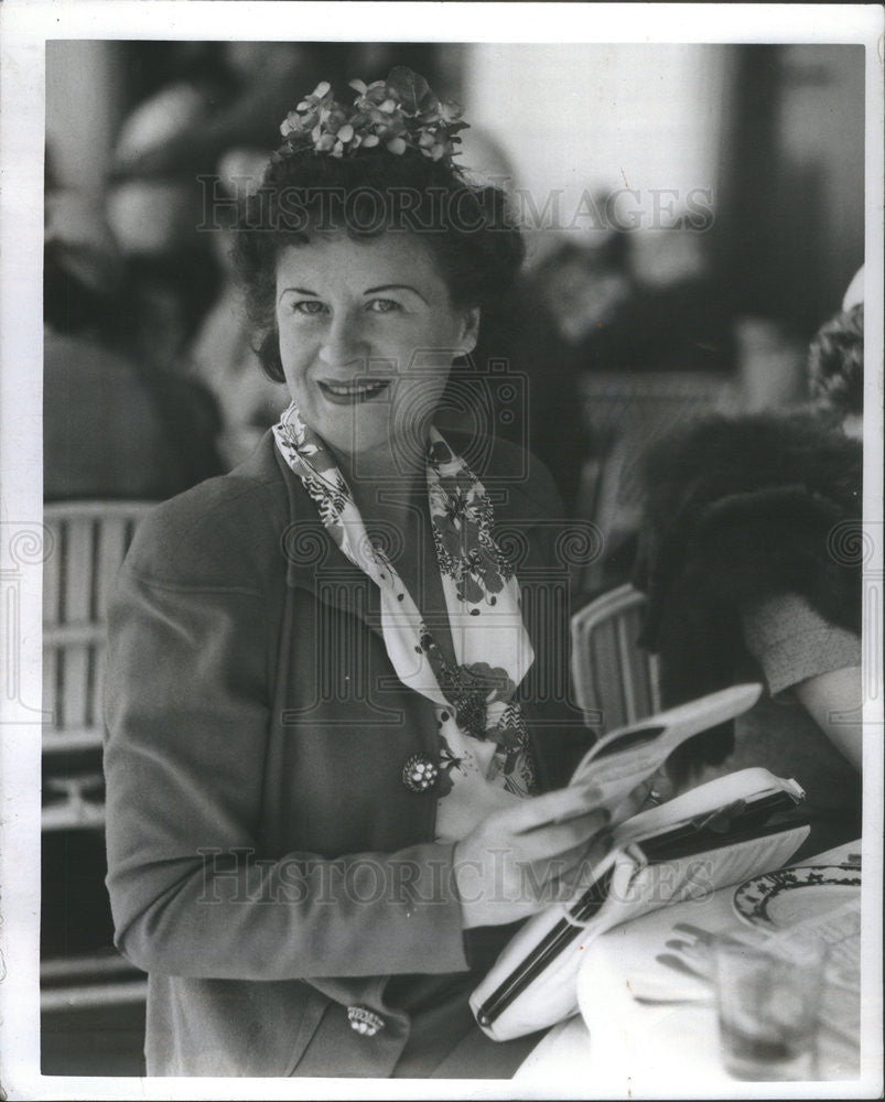 1943 Press Photo Mrs. Mitchell McKeown - Historic Images