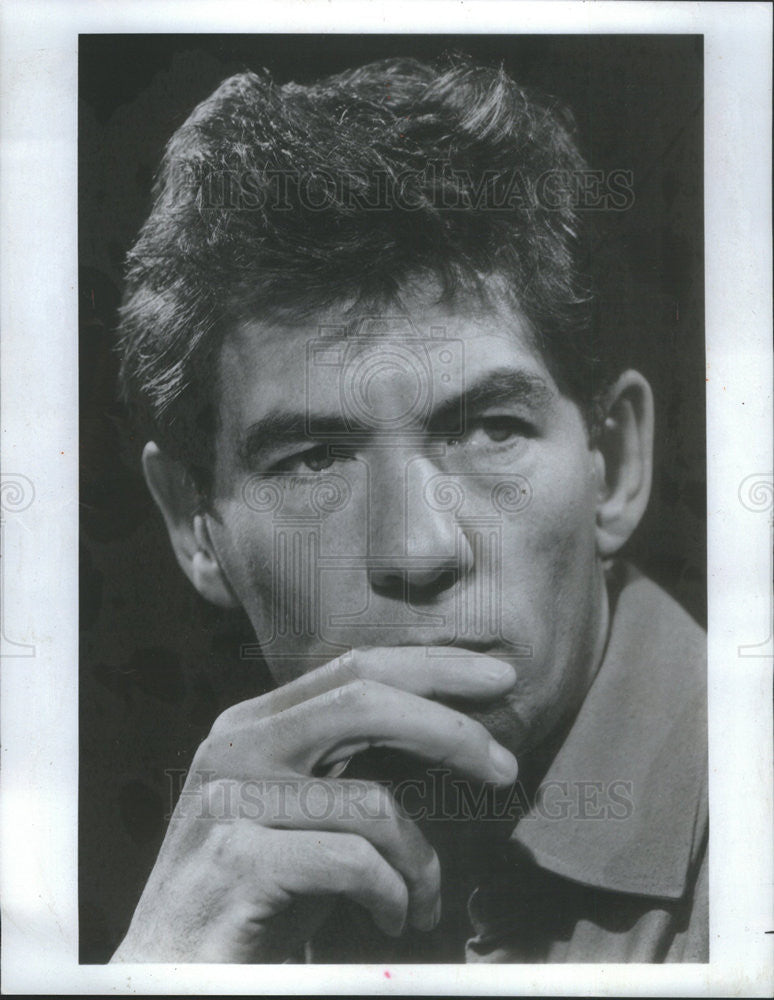 1985 Press Photo Ian McKellen winning the Tony Award for &quot;Amadeus&quot; - Historic Images