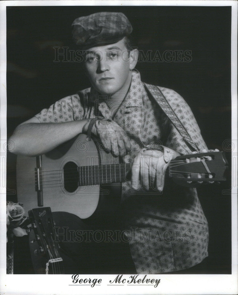 1986 Press Photo Satirist &amp; comic George McKelvey - Historic Images