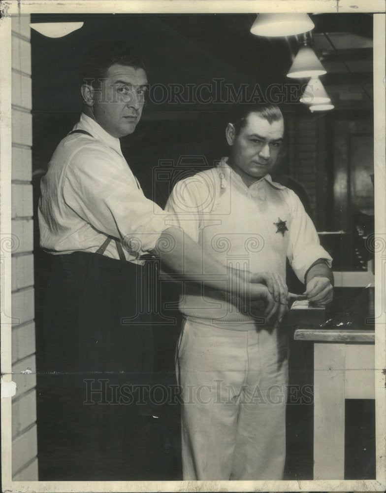 1933 Press Photo Prince David M&#39;divani Fingerprinted When Arrested - Historic Images