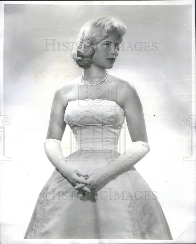 1959 Press Photo Daphne N. Wood Debutante - Historic Images