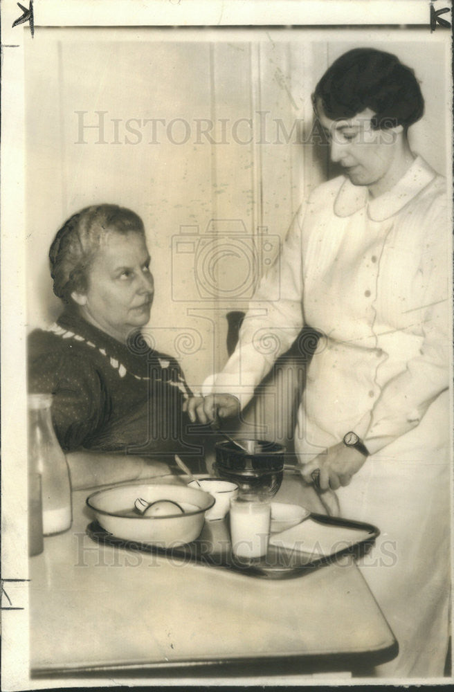 1937 Press Photo Mrs. Gladys Hansen Peter Miley - Historic Images