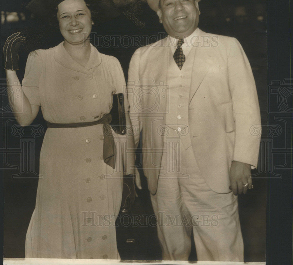 1938 Press Photo Mayor Robert Maestri of New Orleans and Bride - Historic Images