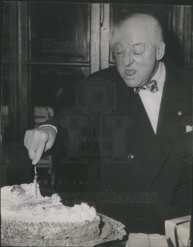 1946 Press Photo Jimmy Murphy Times Police Reporter Birthday - Historic Images