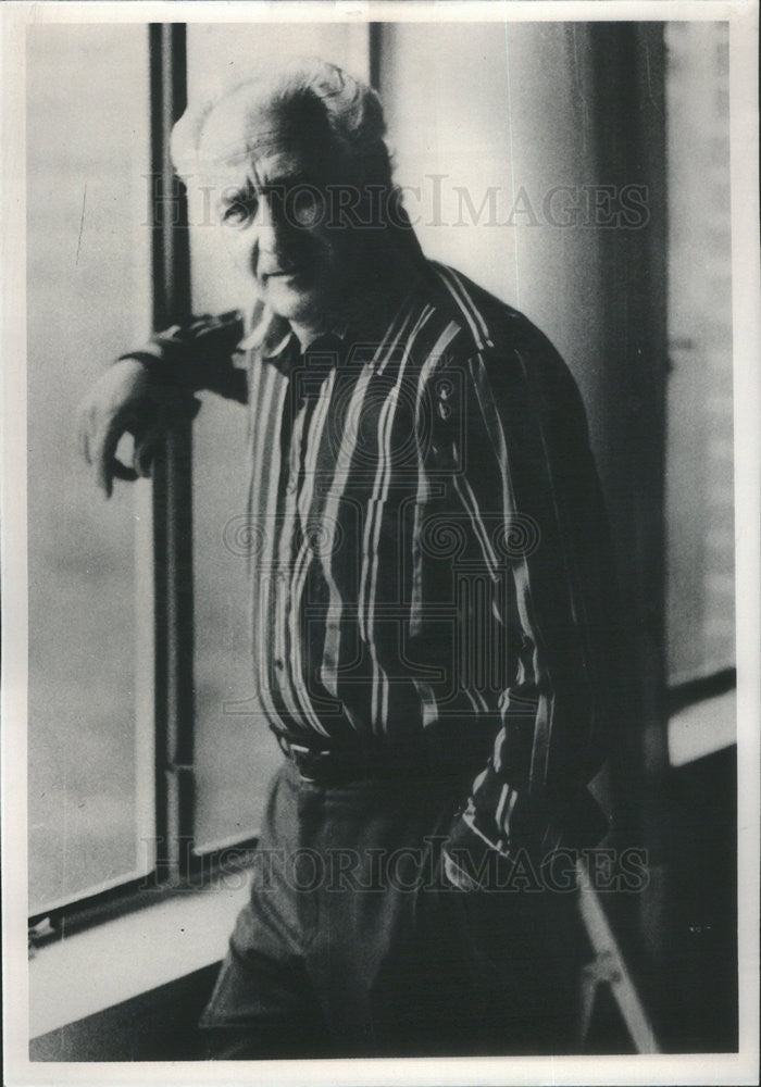 1981 Press Photo Czech Writer Arnost Lustig Survived 3 Concentration Camps - Historic Images