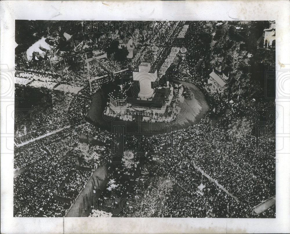 1957 Press Photo Square of Heroes, Budapest, Hungary Crowd - Historic Images