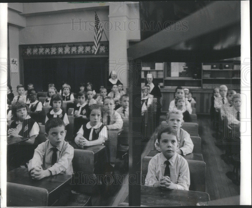 1965 Press Photo Second Graders at St. Margaret of Scotland School - Historic Images