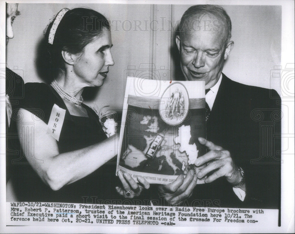 1953 Press Photo President Eisenhower With Mrs Robert Patterson - Historic Images