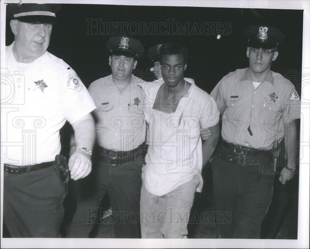 1967 Press Photo Michael Lyles attempted to leap from a high-rise apartment - Historic Images