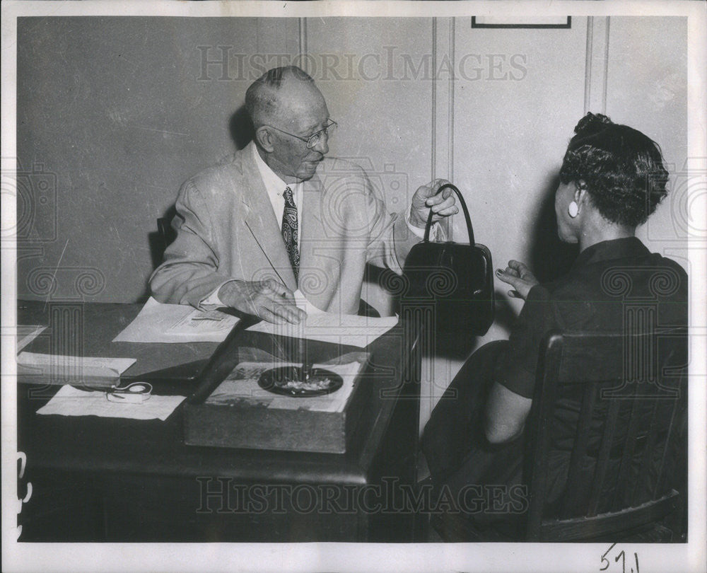 1958 Press Photo Judge Lyle Flosh - Historic Images