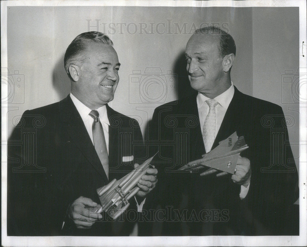 1959 Press Photo Victor Nemeroff, President Of H&amp;B American Machine Co - Historic Images