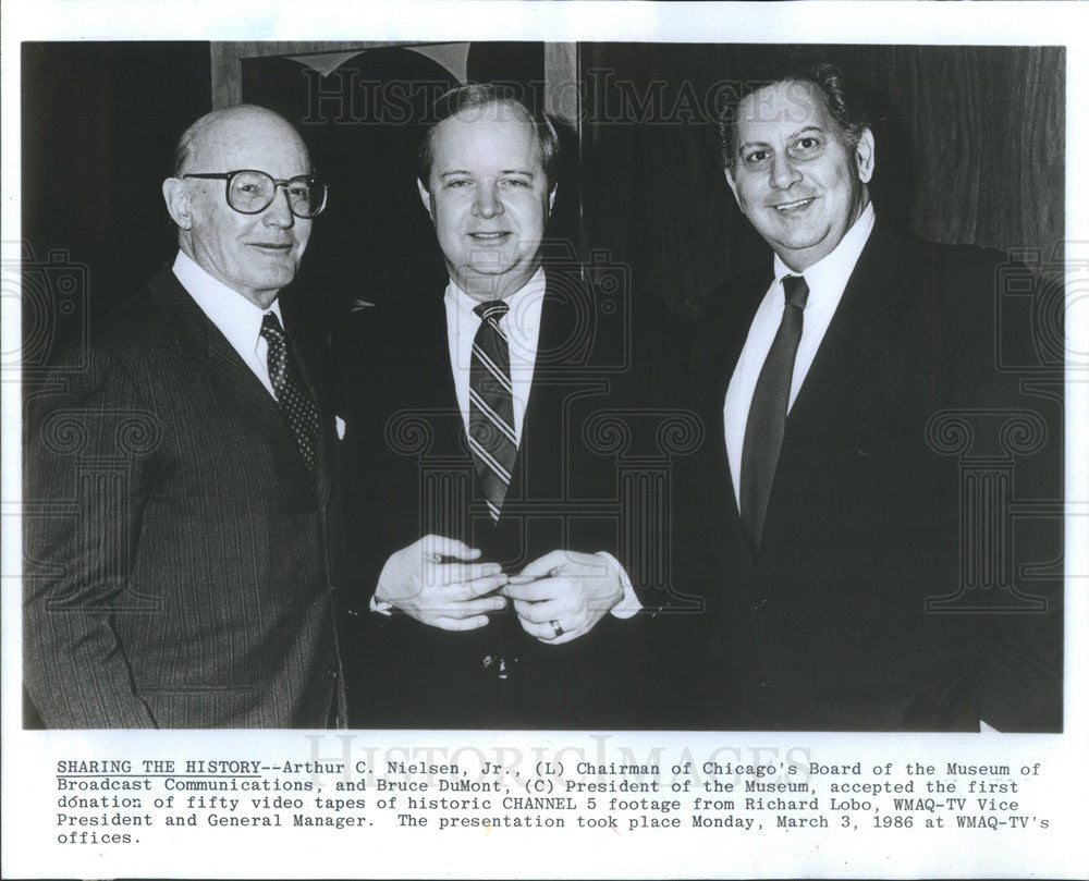 1986 Press Photo Arthur C. Nielsen Jr. Bruce DuMont &amp; Richard Lobo WMAQ Museum - Historic Images