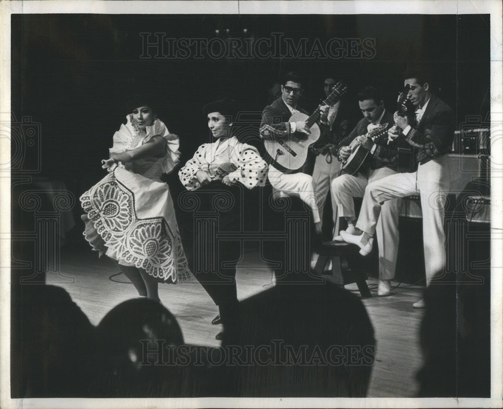 1965 Press Photo Piconeras Sisters, Carmen and Dioselina. - Historic Images