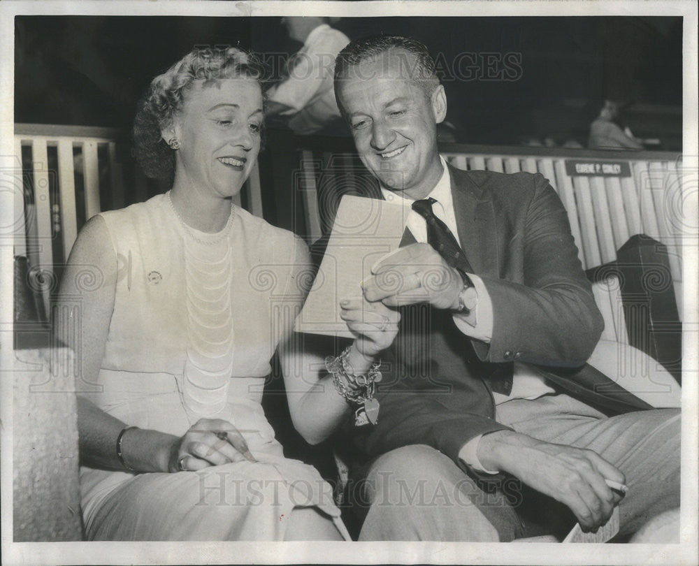 1957 Press Photo Mr. &amp; Mrs. Donald McKeller enjoy opening day at Arlington Park - Historic Images