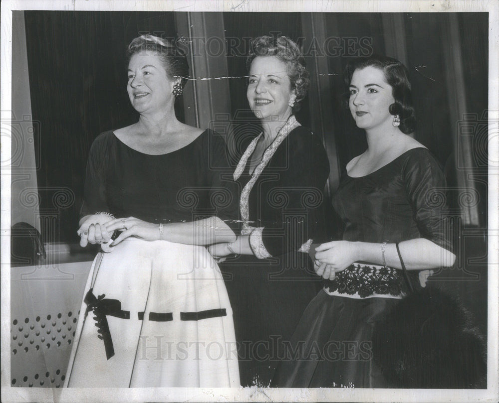 1955 Press Photo Mrs. Mitchell McKeown, Mrs. George Plamondon, - Historic Images