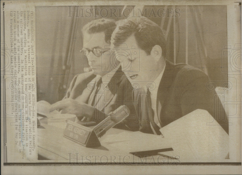 1967 Press Photo Senator Claiborne Pell - Historic Images