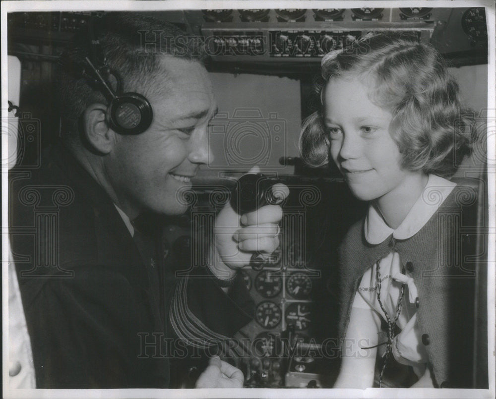 1959 Press Photo Captain Jack Manning American Airlines Jill Detroit - Historic Images