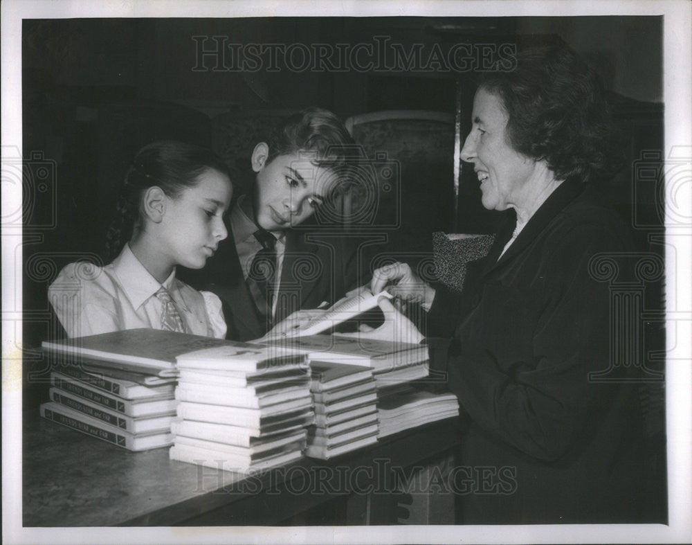 1960 Press Photo Mrs. Frederick S Hoppin Director of The School For Professional - Historic Images