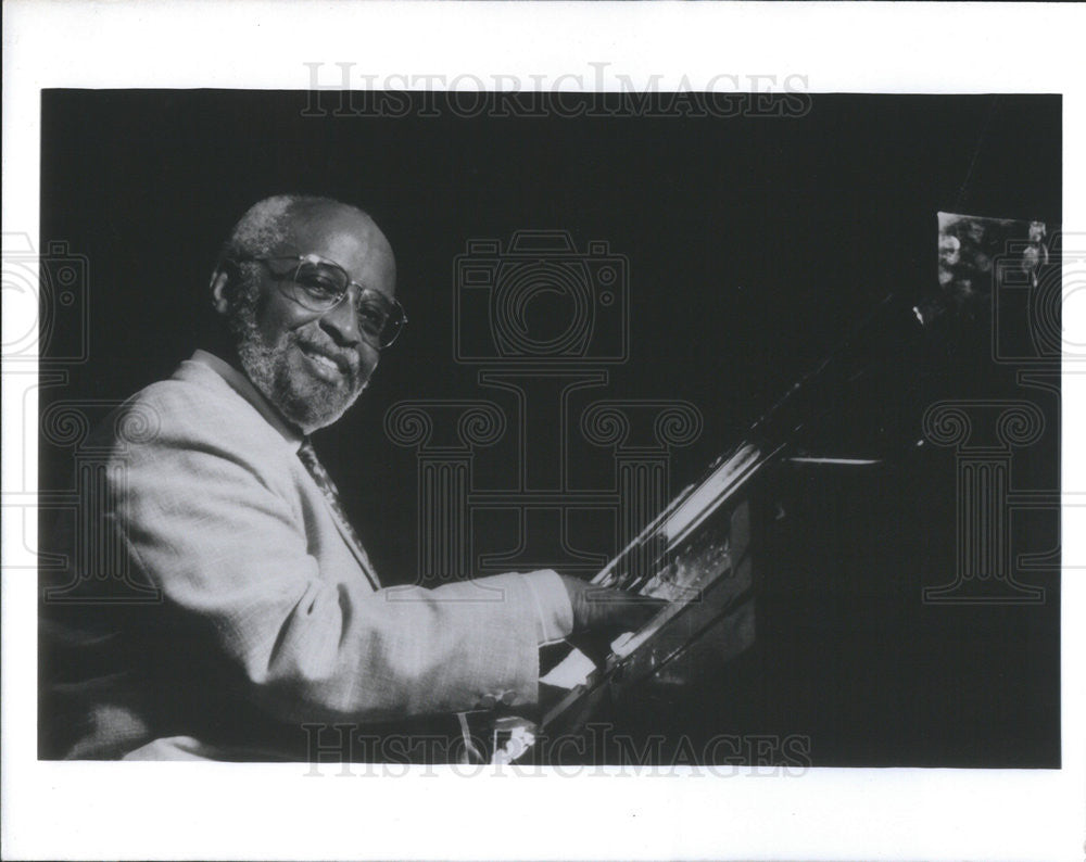 1996 Press Photo Pianist Junior Mance - Historic Images