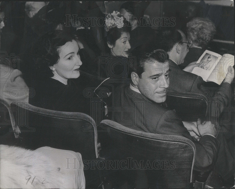 1943 Press Photo Jack La Rue Actor Opening Stage Play Lady In Dark - Historic Images