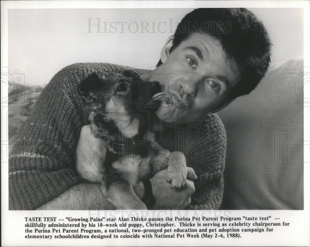 1988 Press Photo Alan Thicke Actor Growing Pains Series Purina Pet Program Puppy - Historic Images