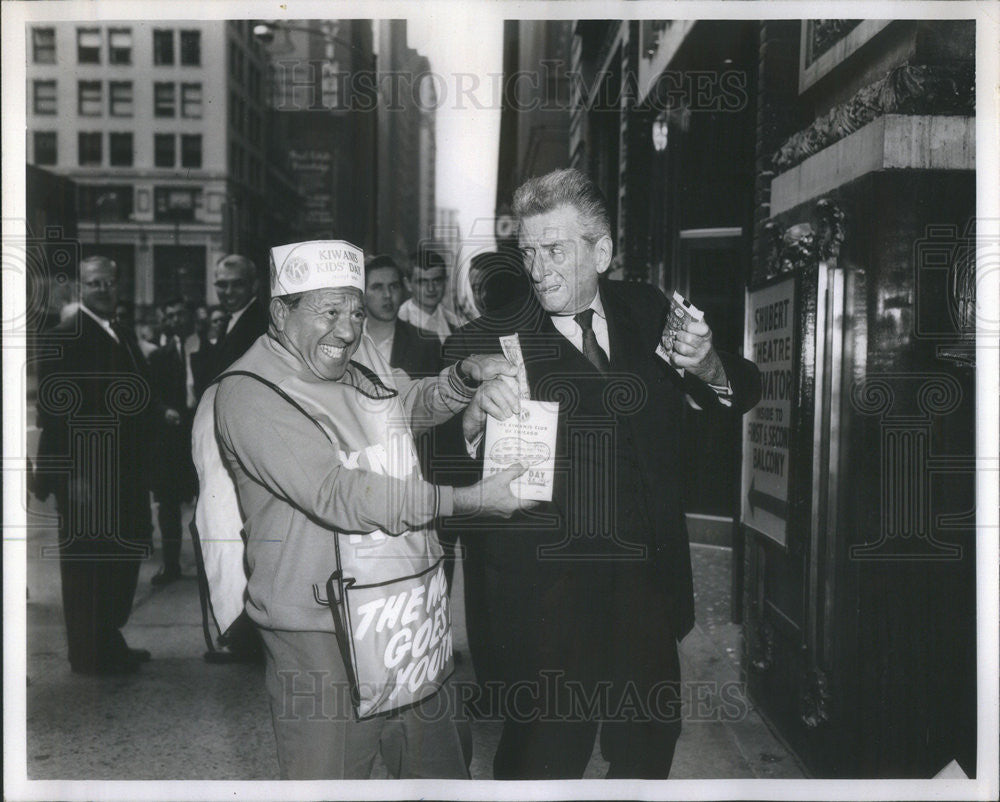 Press Photo Comedians Jerry Lester &amp; Edward Everett Horton Wrestle For Peanuts - Historic Images