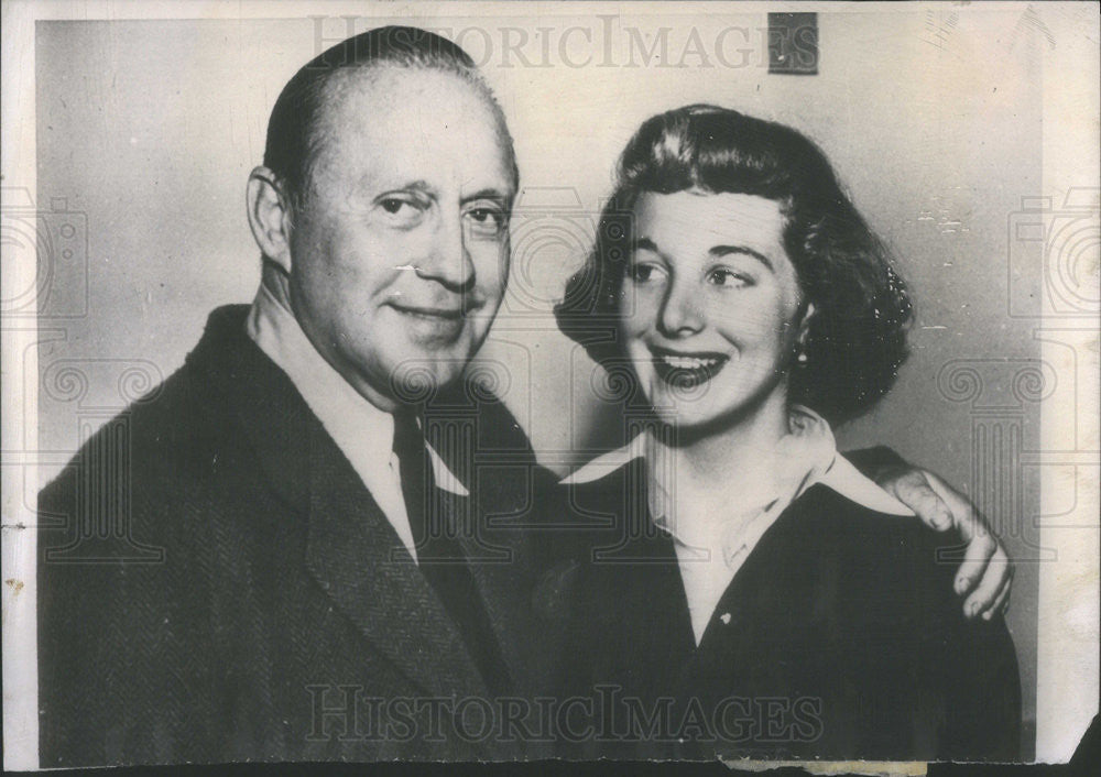 1954 Press Photo TV Jack Benny &amp; Adopted Daughter Joan Engagement Seth Baker - Historic Images