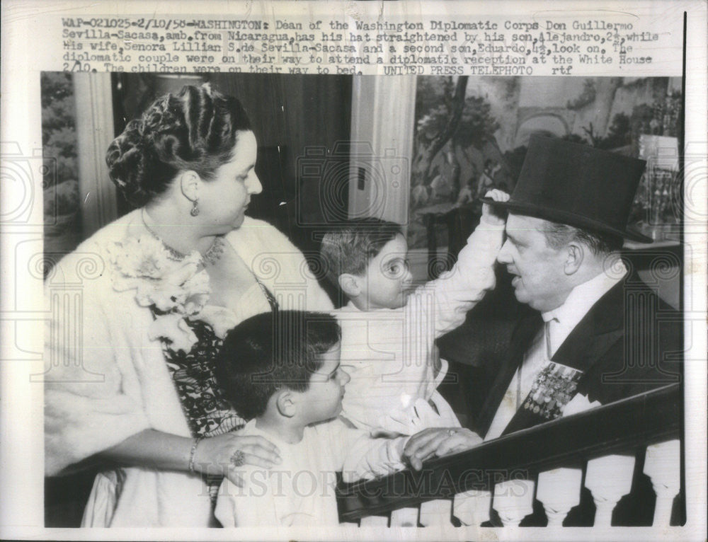 1958 Press Photo Washington Nicaragua Ambassador Diplomat Don Guillermo &amp; Family - Historic Images