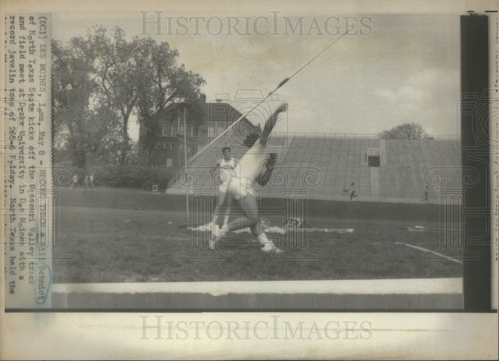 1970 Press Photo Bill Schmidt North Texas State Record Javelin Toss Des Moines - Historic Images