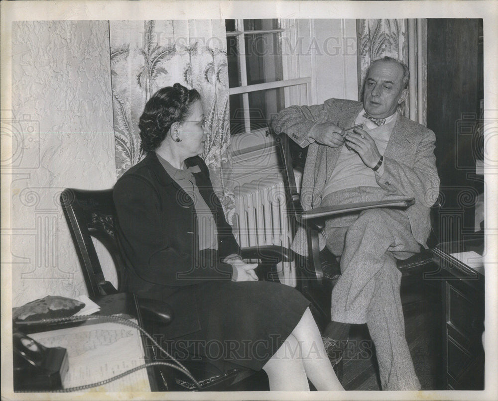 1947 Press Photo Representative Carl Preihs and Dr Sophia Leschin - Historic Images