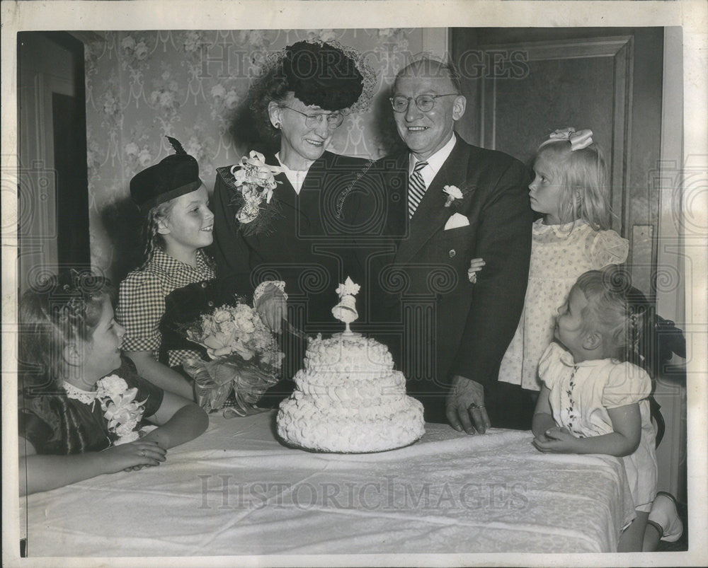 1946 Press Photo Clara Kerber Stephen Preglow Marriage Following Daughter Son - Historic Images