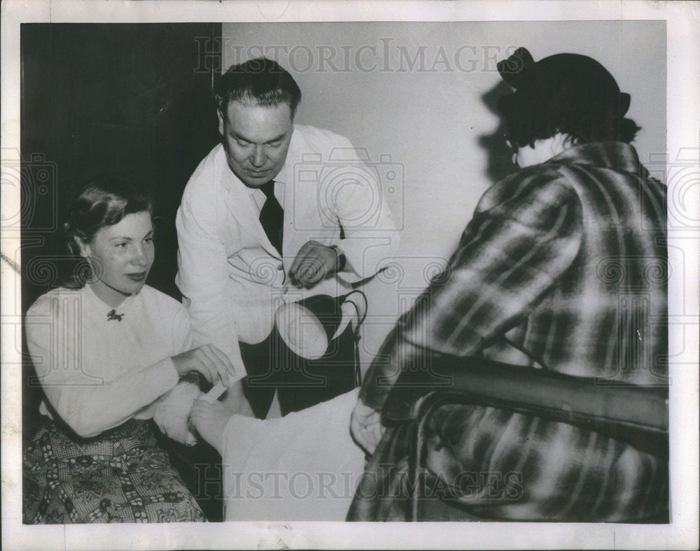 1953 Press Photo Anne Rockefeller Nelson&#39;s Daughter Doing Social Work - Historic Images