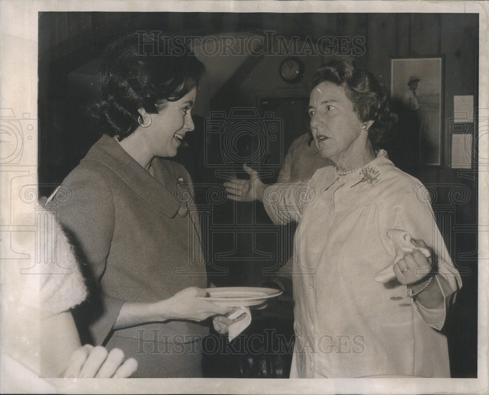 1963 Press Photo Mrs D Robert Pierson &amp; Mrs Robert Lehmann Attend Luncheon - Historic Images