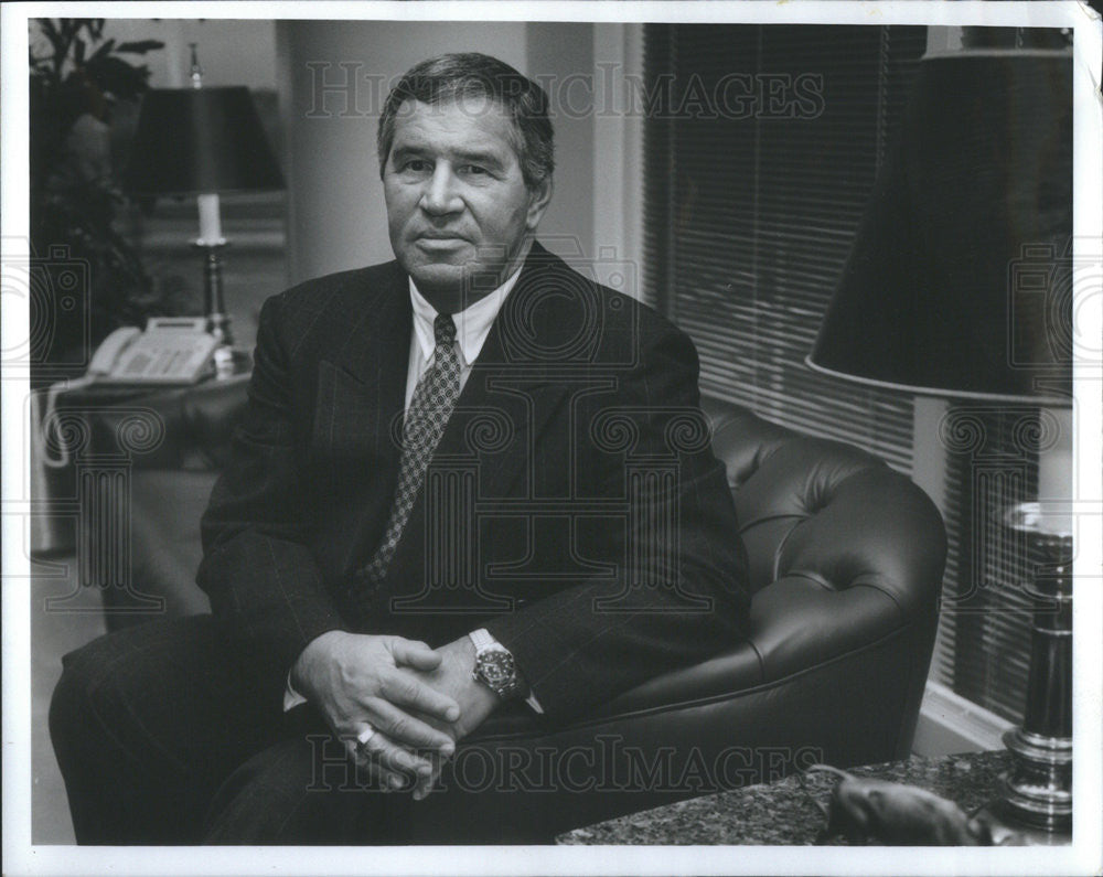 1993 Press Photo Chairman And CEO Of Caremark International Lance Piccolo - Historic Images