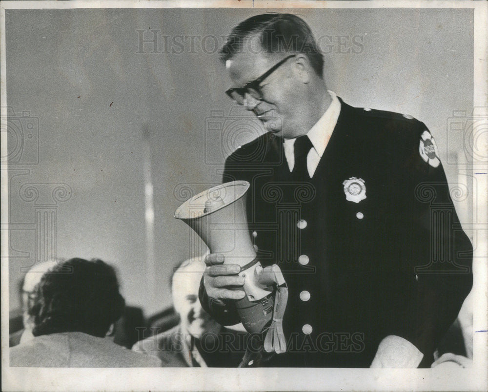 1973 Press Photo Charles Pierce Deputy Chief Chicago Fire Department - Historic Images