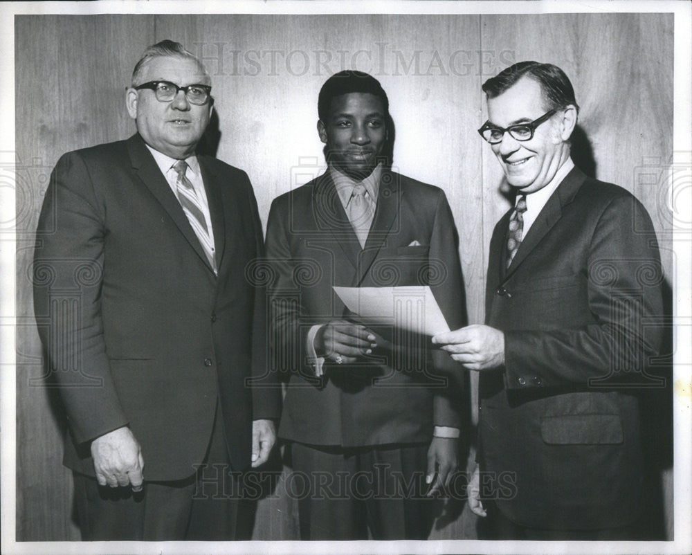 1970 Press Photo Roger V. Thomas, Senior at Proviso East High School - Historic Images