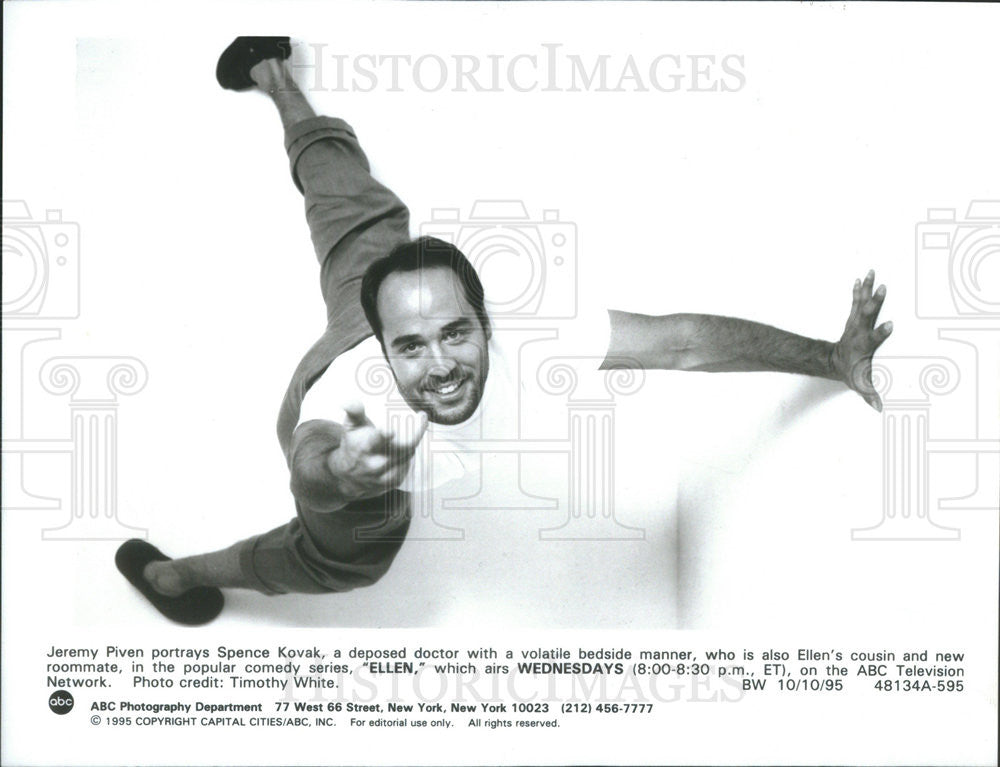 1995 Press Photo Jeremy Piven stars as Spence Kovak in &quot;Ellen&quot; - Historic Images