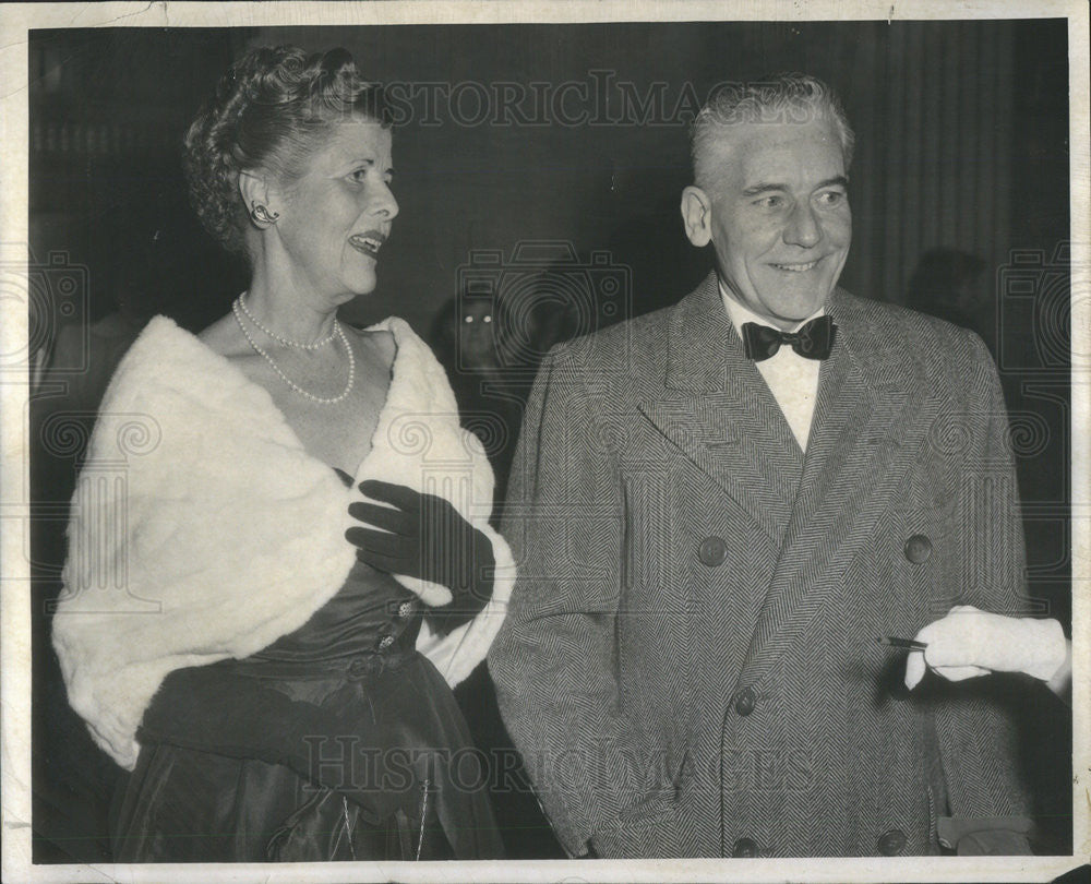 1954 Press Photo Mr. and Mrs. A. D. Plamondon at Opera House - Historic Images