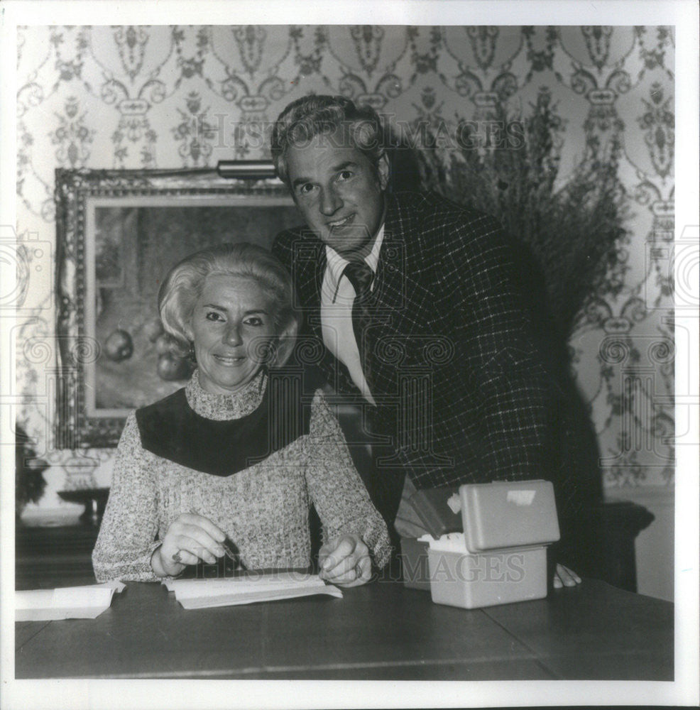 1974 Press Photo Dr And Mrs John Picchietti Chrmn Of Fenwick High School&#39;s - Historic Images