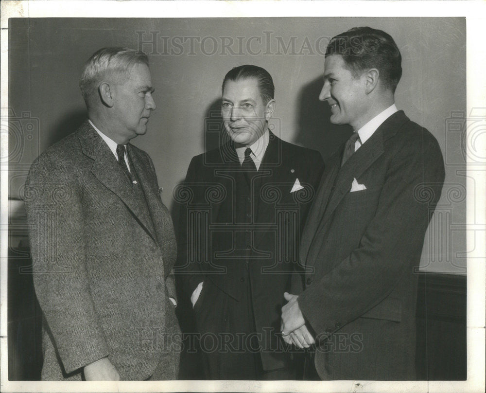 1942 Press Photo AH Mellinger Pres of Illinois Bell Phone Comp &amp; McDougal, Hecht - Historic Images