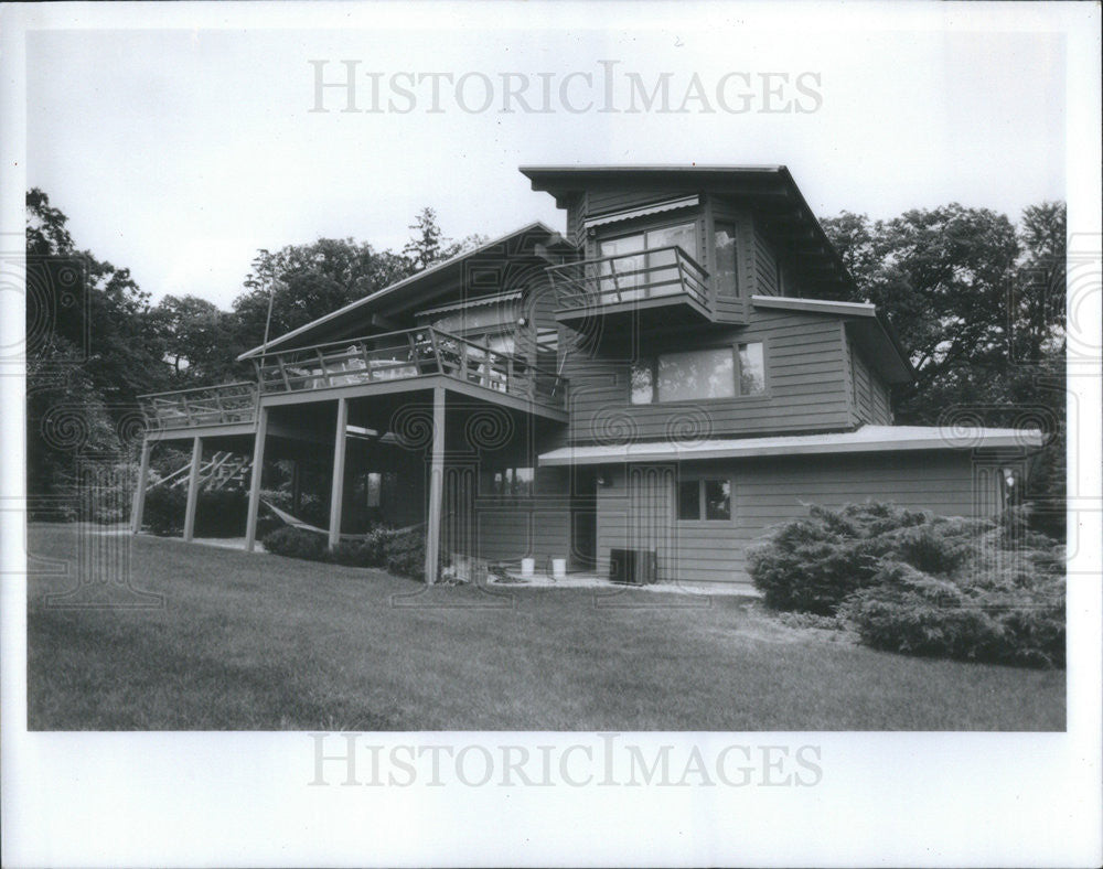 1993 Press Photo Vacation Home of Dick Mell in Wisconson - Historic Images