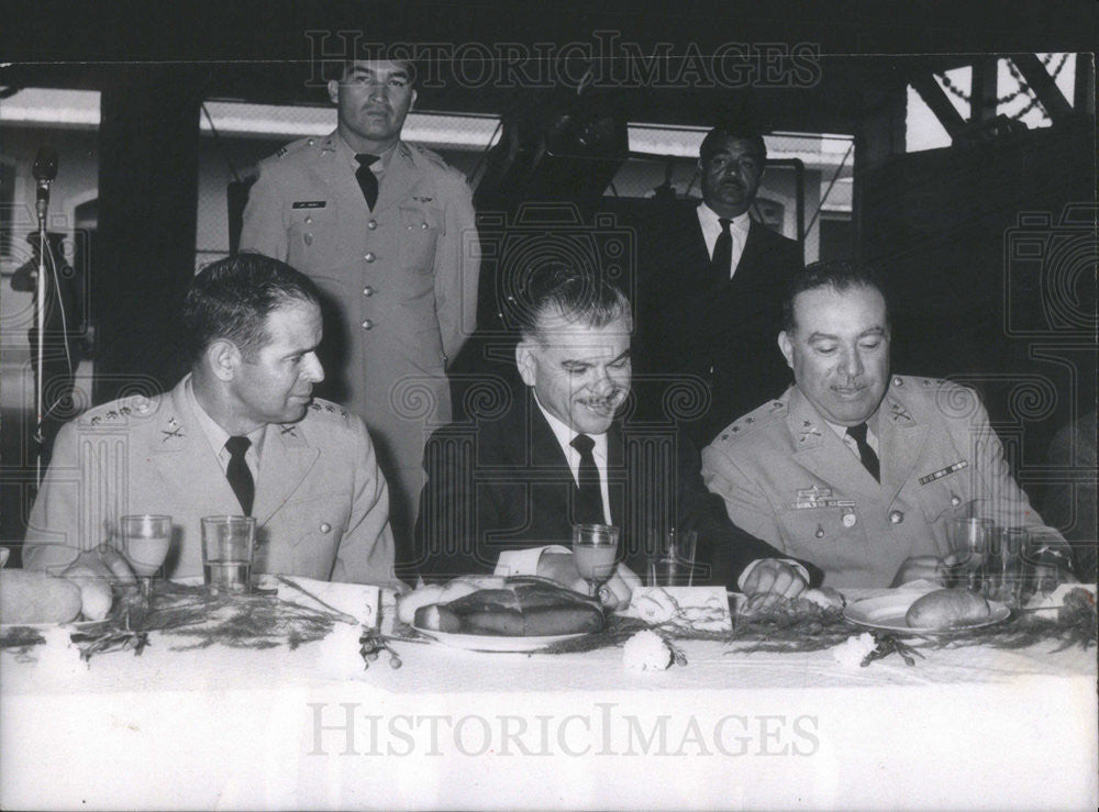 1966 Press Photo Guatemala President Mendes Surrounded by Military - Historic Images