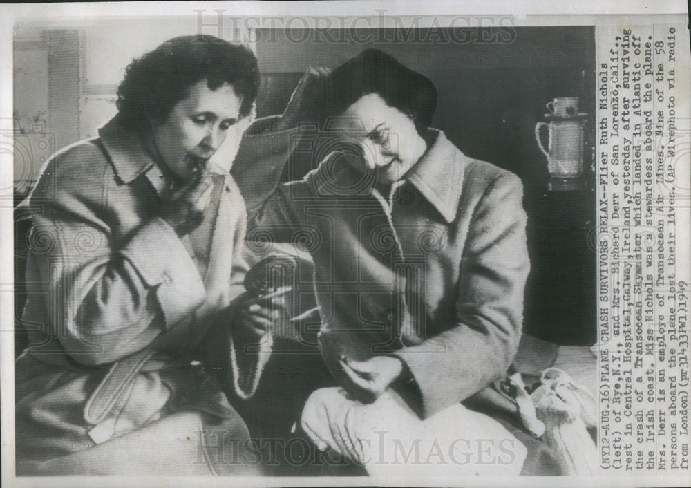 1949 Press Photo Plane Crash Survivors Of Tansocean Skymaster Landed In Ireland - Historic Images