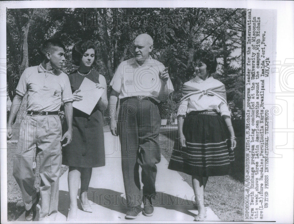 1963 Press Photo LS Nichols Int&#39;;l Farm Youth Exchange Leader At Univ Of WI - Historic Images