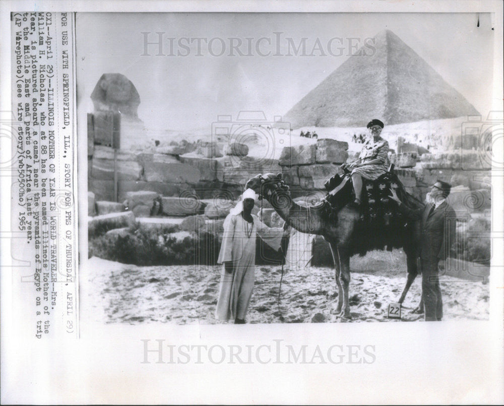 1965 Press Photo Mrs William Nicholas 88 Years Old on a Camel - Historic Images