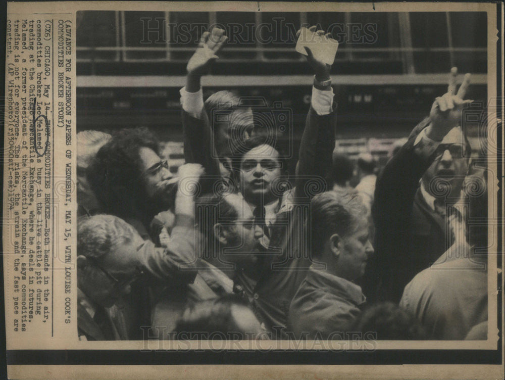 1974 Press Photo Leo melamed broker - Historic Images